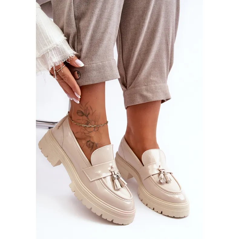WD1 Lakleerschoenen met franjes, lichtbeige Velenase
